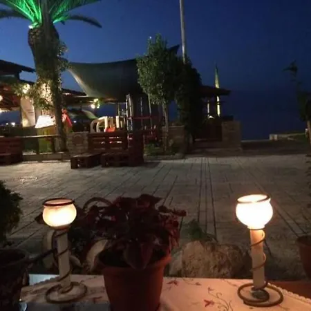 Mangoseaview Apartment