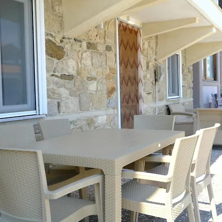 Appartement Mangoseaview *